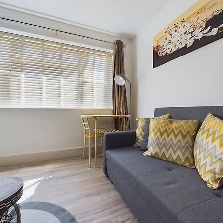 Fabulous Quiet Chelmsford Apartment - Free Parking 외부 사진
