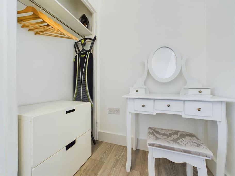 Fabulous Quiet Chelmsford Apartment - Free Parking 외부 사진