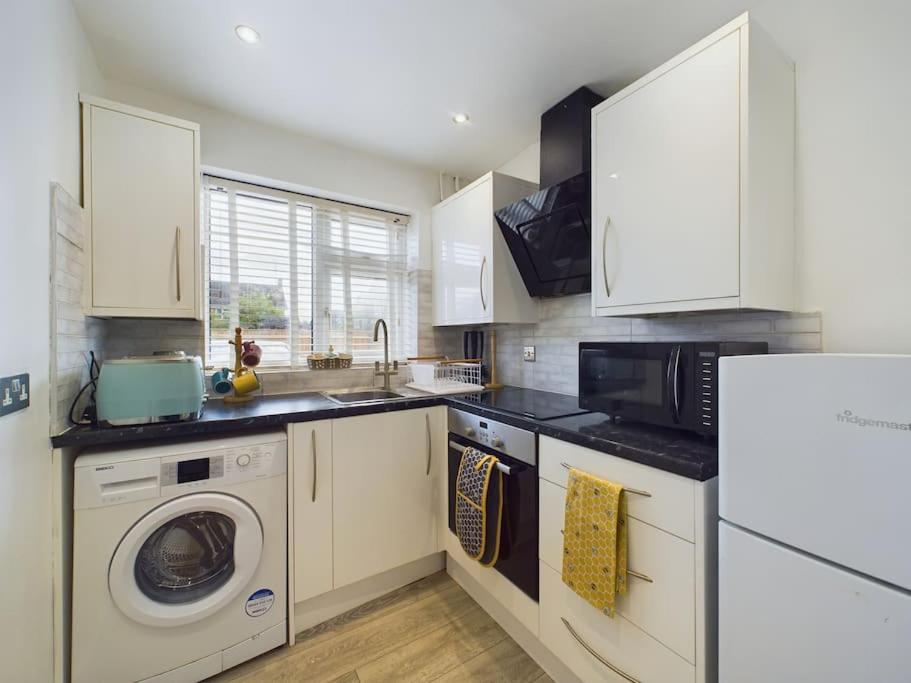 Fabulous Quiet Chelmsford Apartment - Free Parking 외부 사진