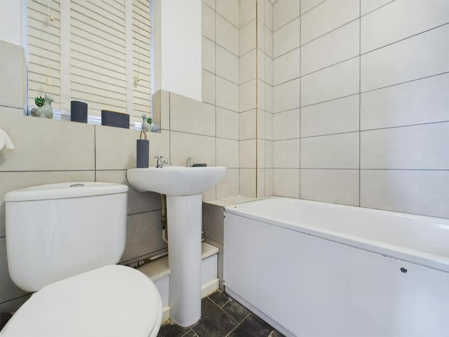 Fabulous Quiet Chelmsford Apartment - Free Parking 외부 사진