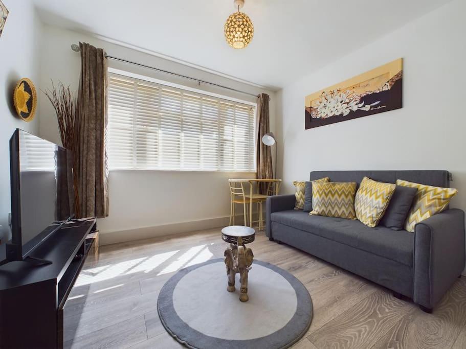 Fabulous Quiet Chelmsford Apartment - Free Parking 외부 사진