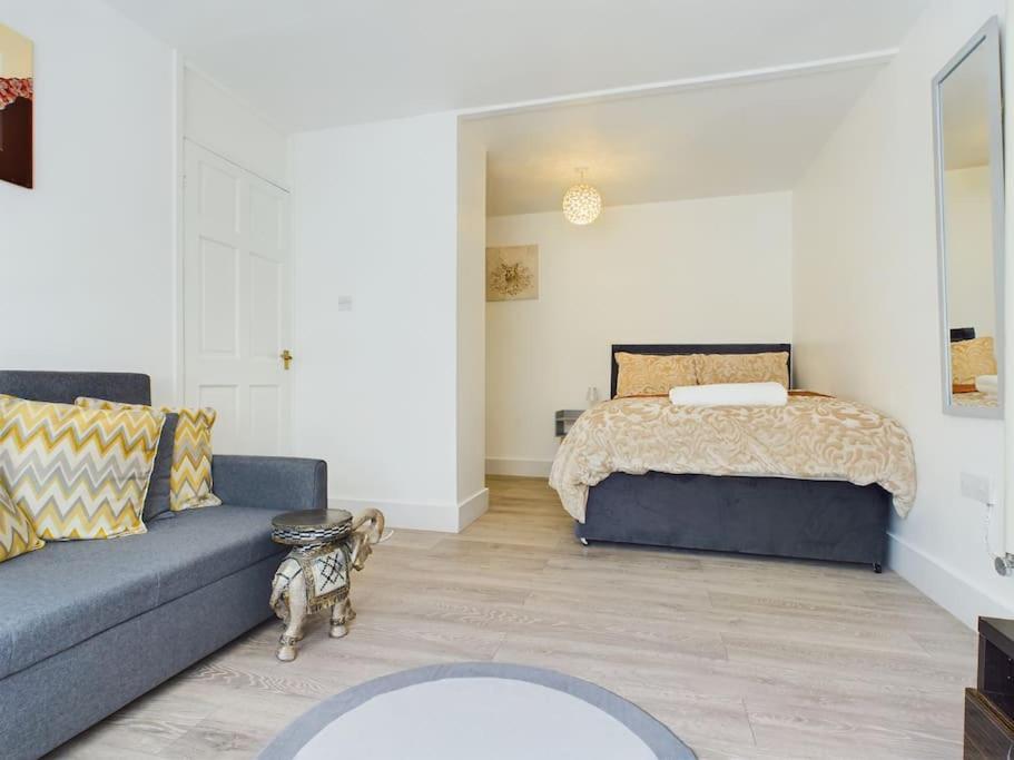 Fabulous Quiet Chelmsford Apartment - Free Parking 외부 사진
