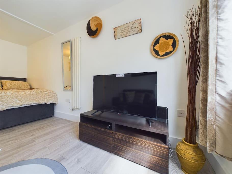 Fabulous Quiet Chelmsford Apartment - Free Parking 외부 사진